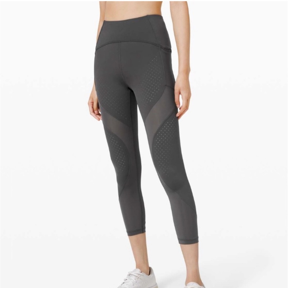 Lulu uncovered strength high rise crop 23"
